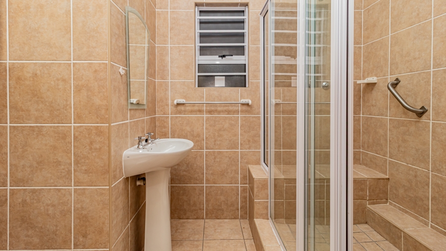 1 Bedroom Property for Sale in Sonkring Western Cape